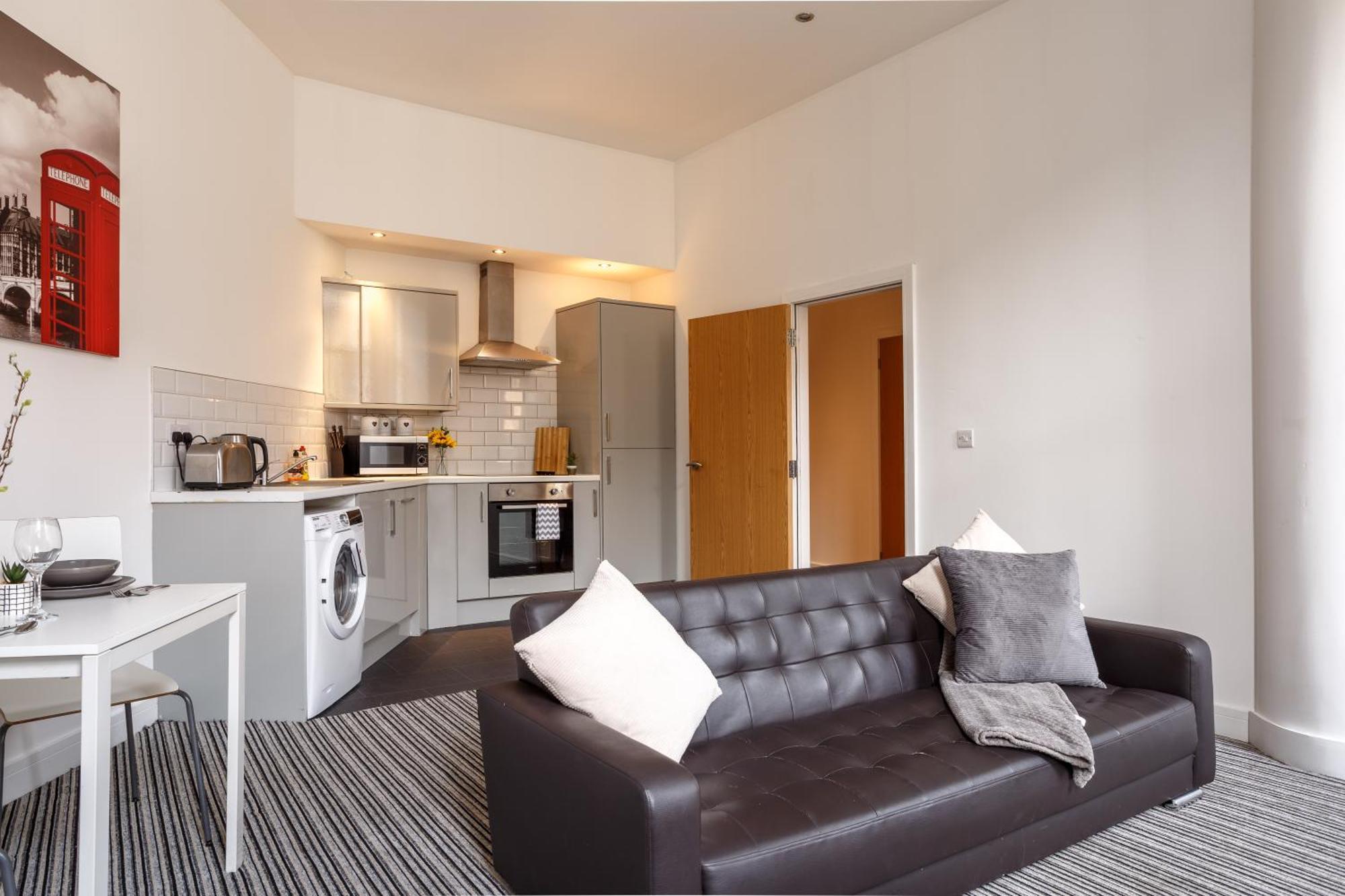 Apartment Centric 1br *